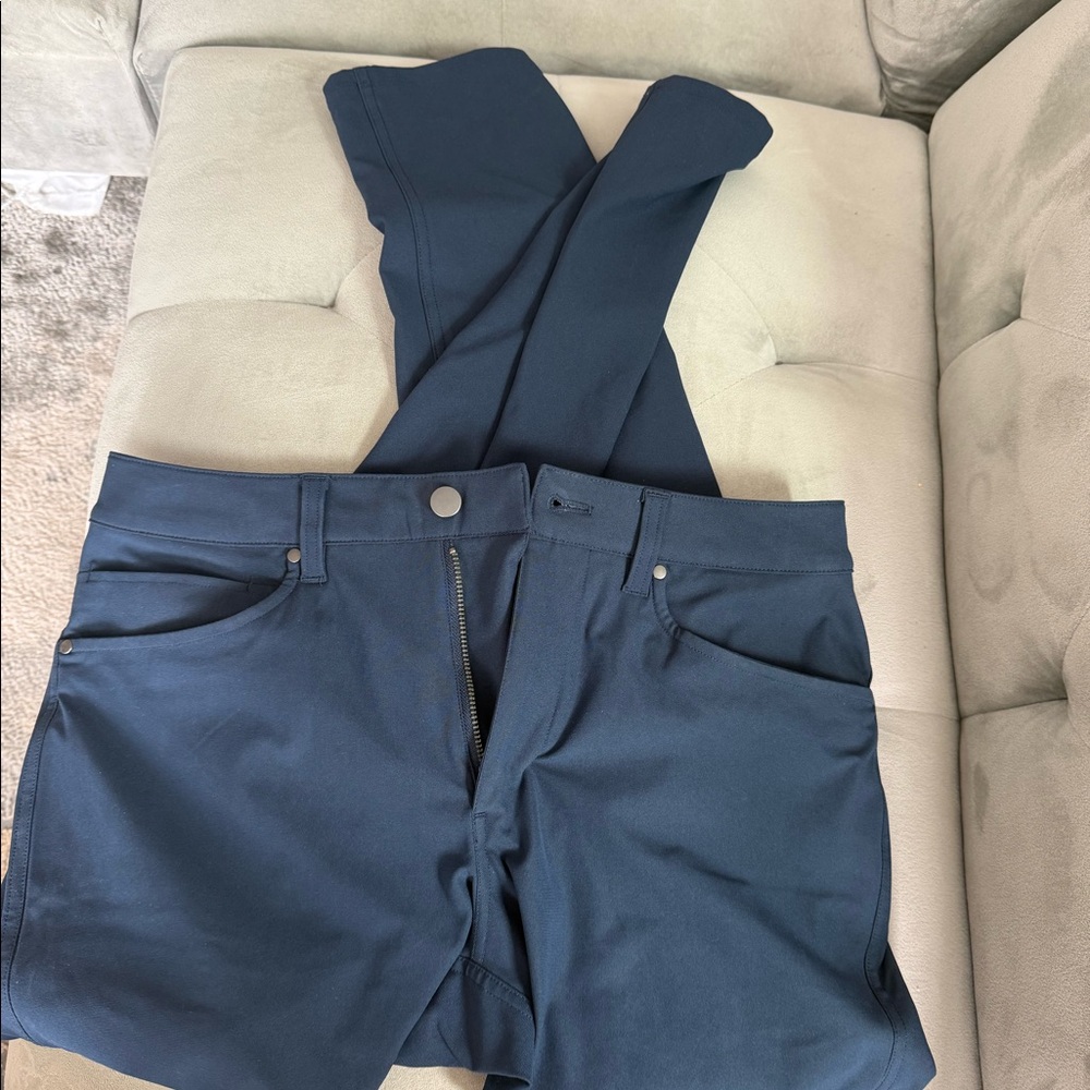 Lululemon like new ABC pants - size 30’ - mens